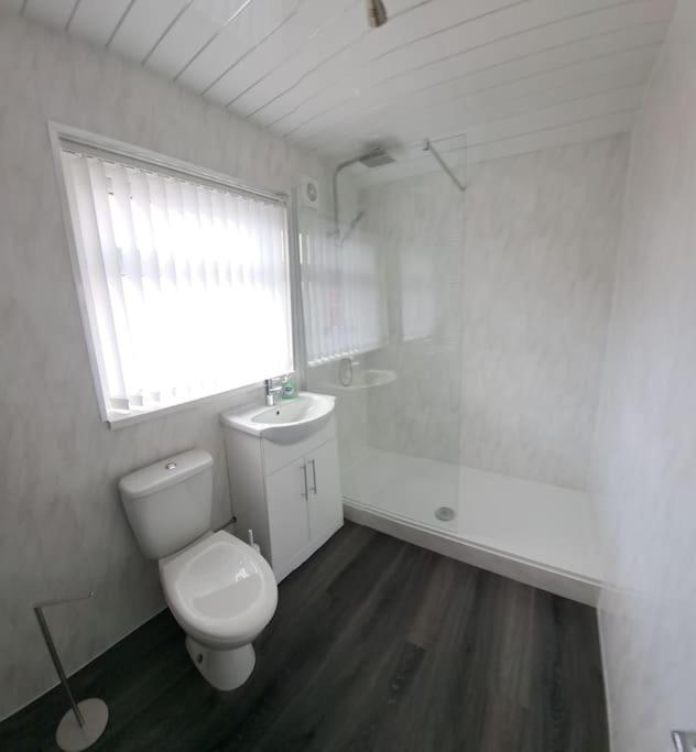 1 Bed Apart Dowlais Екстериор снимка