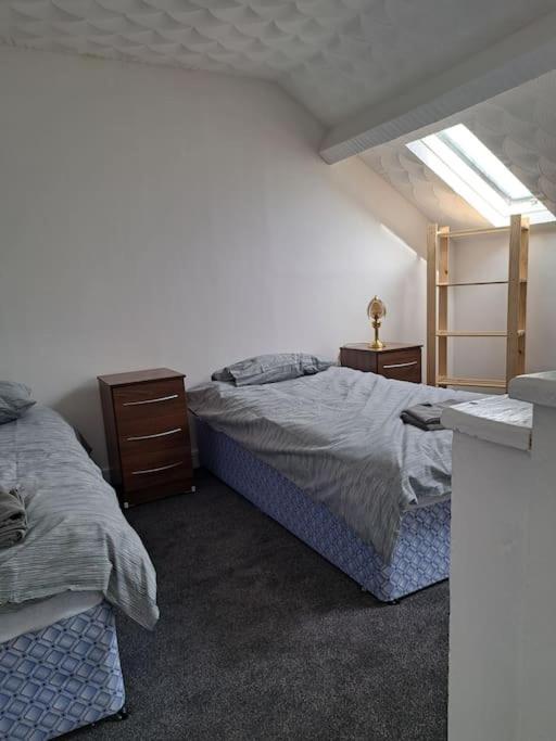 1 Bed Apart Dowlais Екстериор снимка